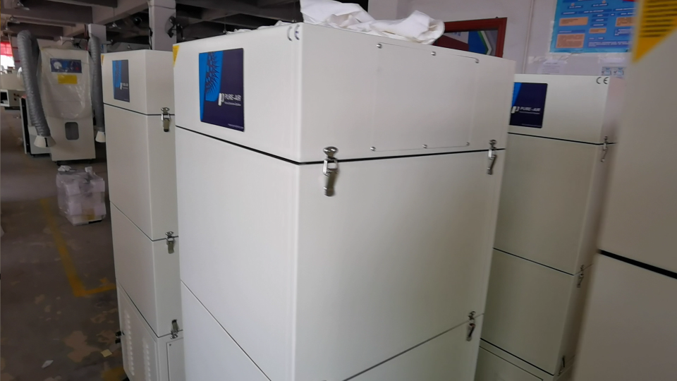 工廠車間除塵設備,執信環保凈化車間內煙塵污染,助力生產提升。